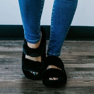 Lauriebelles boutique fun faux fur slide sandals